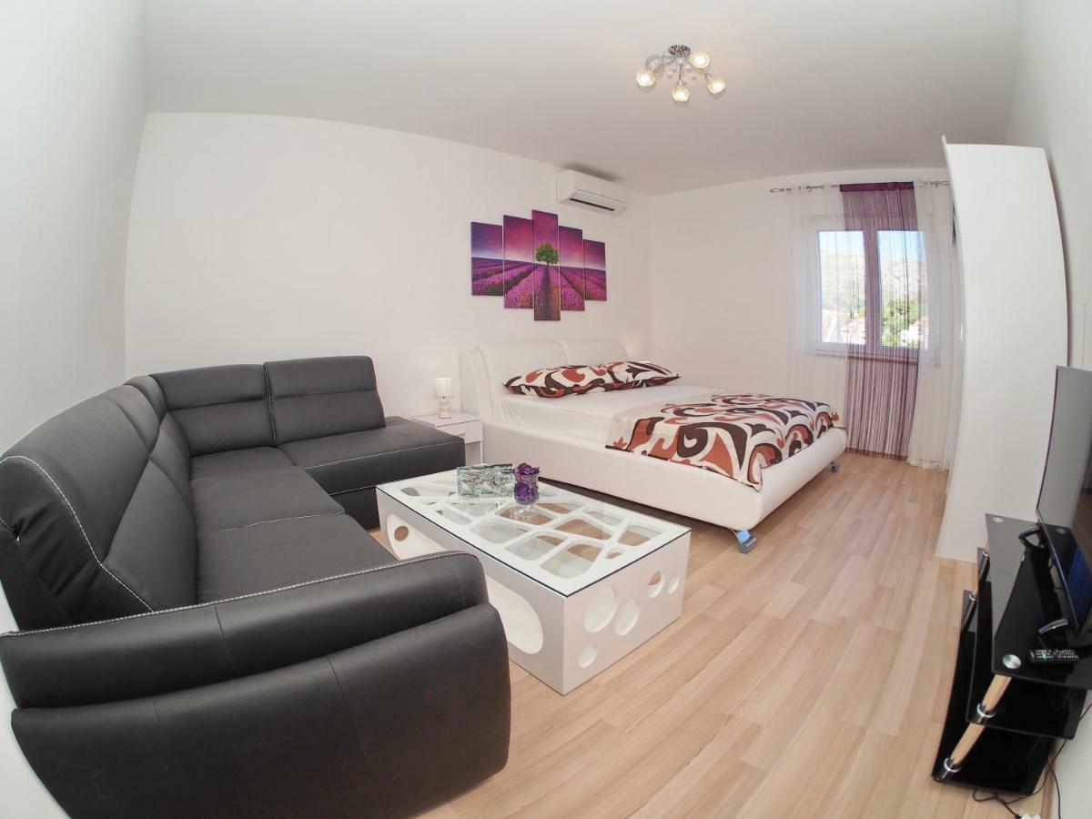 Apartment Sandra Ragusa Esterno foto